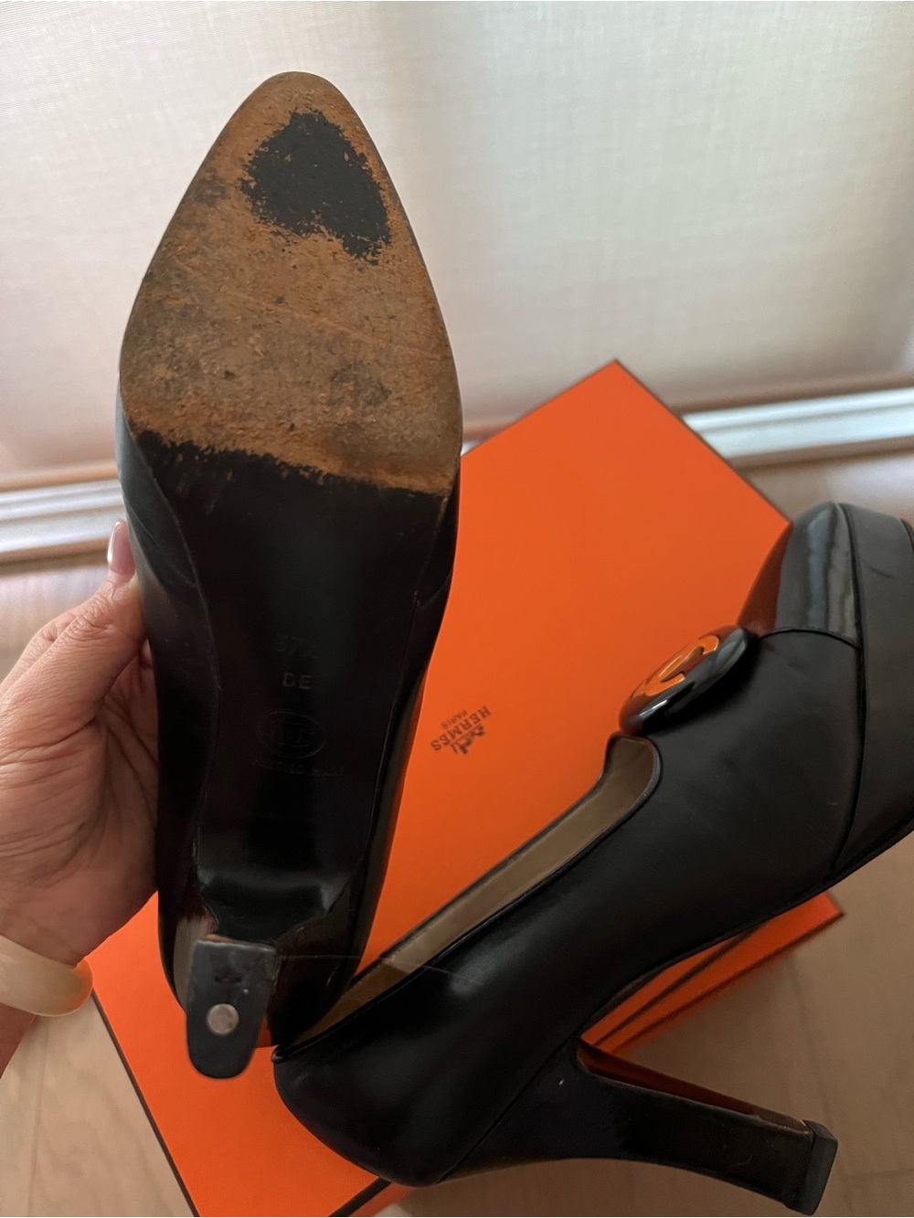 CHANEL Black Leather Pointed Toe Pumps with Gold CC Medallion - Picture 5 of 16